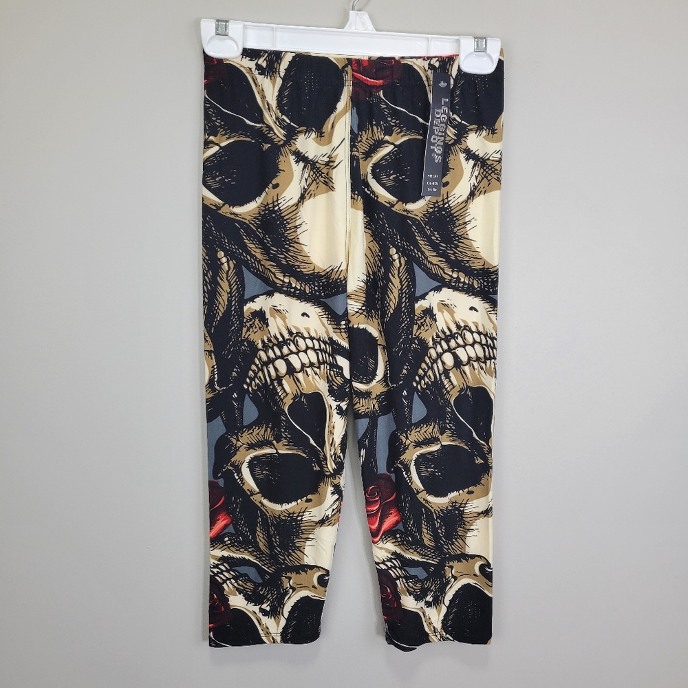 Leggings Depot Capri Length Polyester Spandex Skull and Rose Leggings One Size